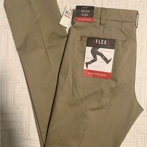 Brand new with tags - Men’s Van Heusen FLEX slim fit khakis in a size 32x34